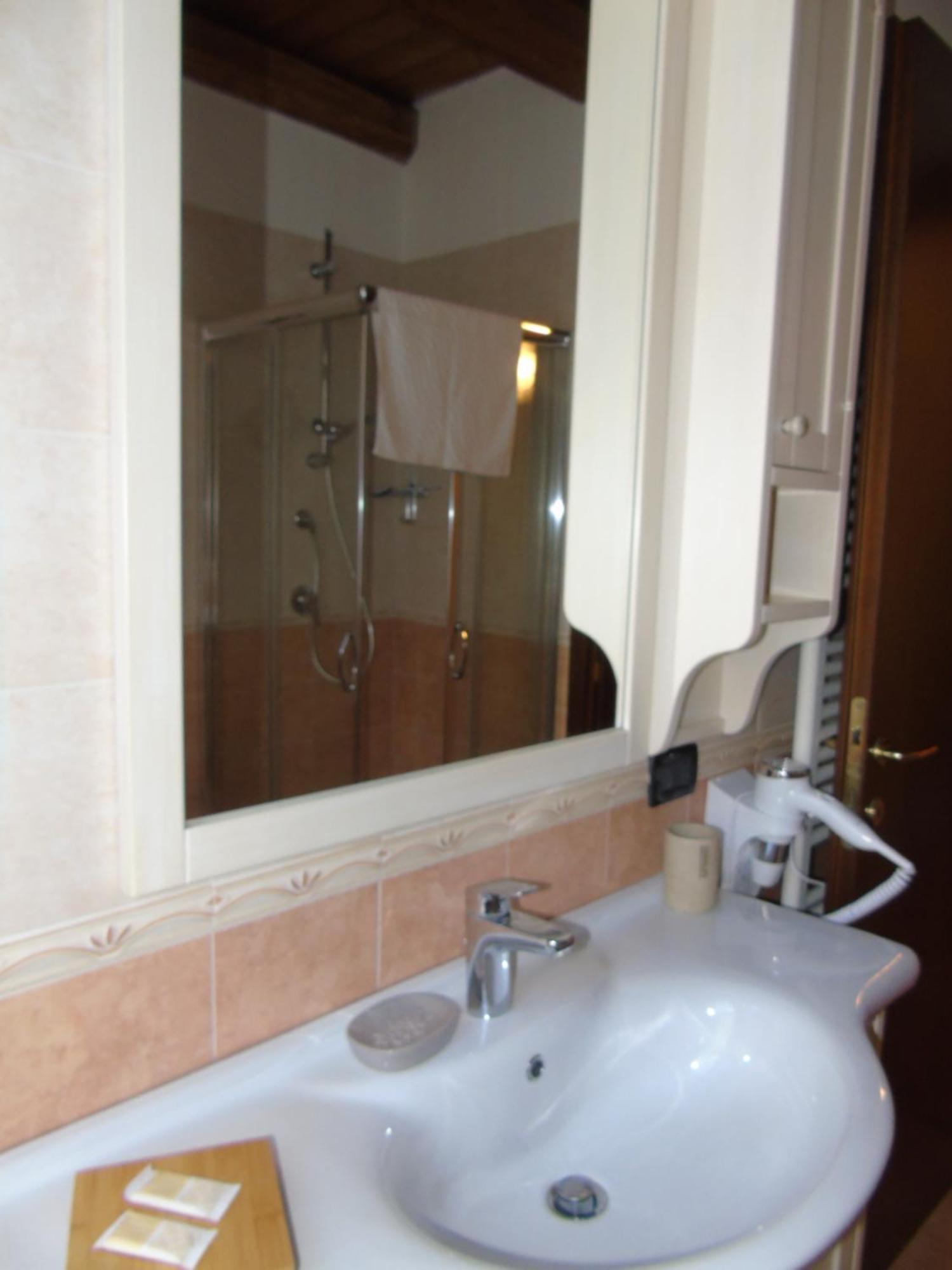 Tasi Apartaments Cento  Exteriör bild